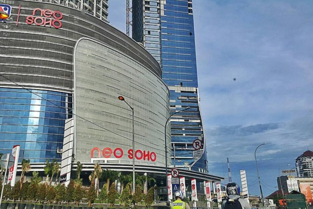 Homy 2 Bedroom Apartment Near Shopping Malls Джакарта Екстериор снимка